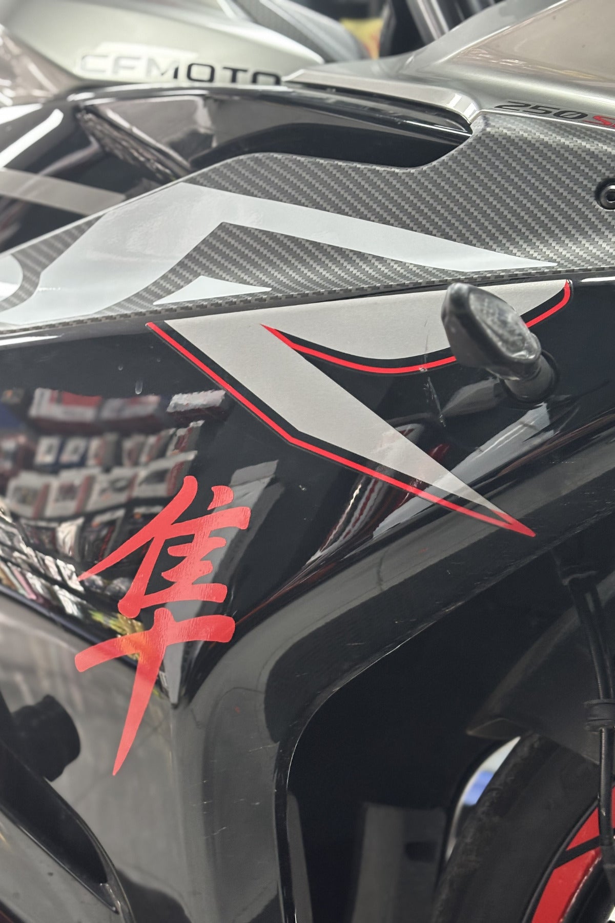 Motor ve Kask için Kırmızı Renk Hayabusa Sticker Etiket (1 Adet)