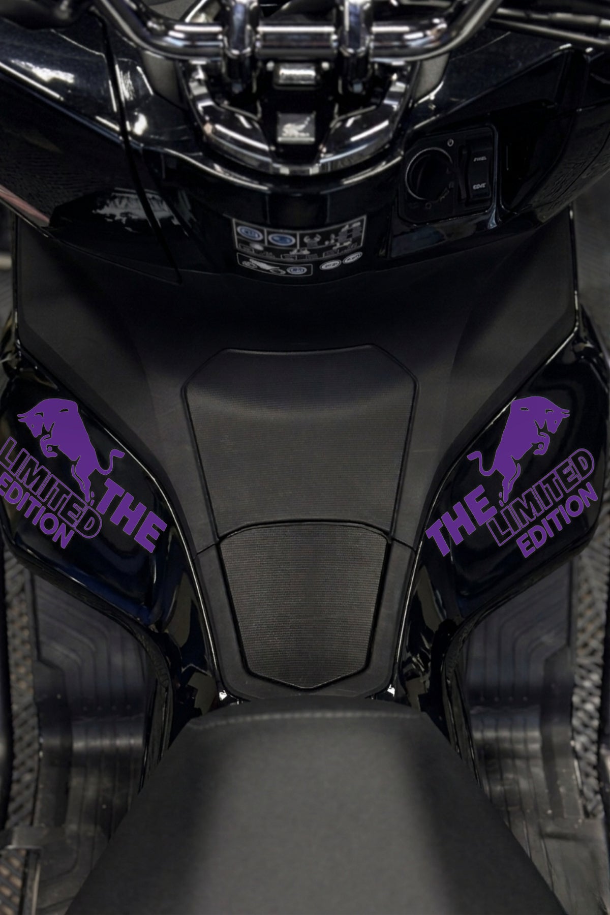 Honda PCX için Boğa Enerji Limited Edition Sticker Etiket (Sağ ve Sol)