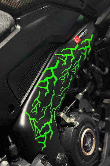 Motor ve Kask için Neon Yeşil Yıldırım-Şimşek Sticker Seti (Toplamda 16 Adet tekli Yıldırım)