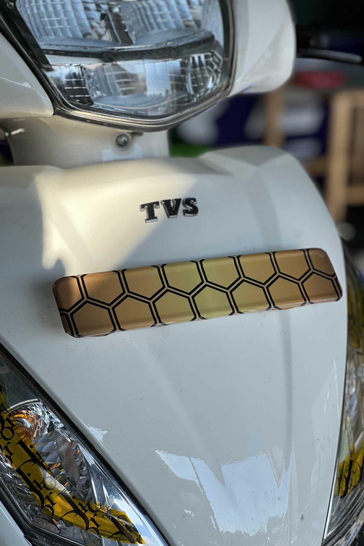 TVS Jupiter 125 Ön Plakası için Bayrak ve Desenli Sticker