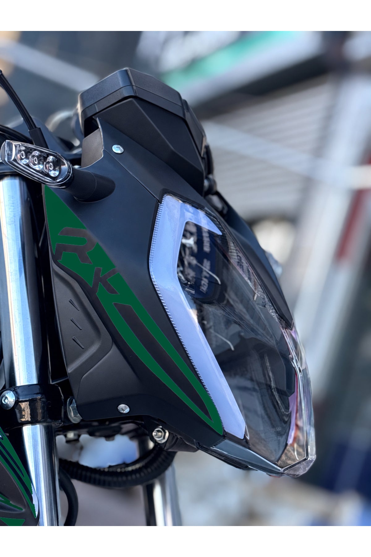 RKS RK125 için RK yazılı Far Kaşı Dekor Sticker (Sağ ve Sol )