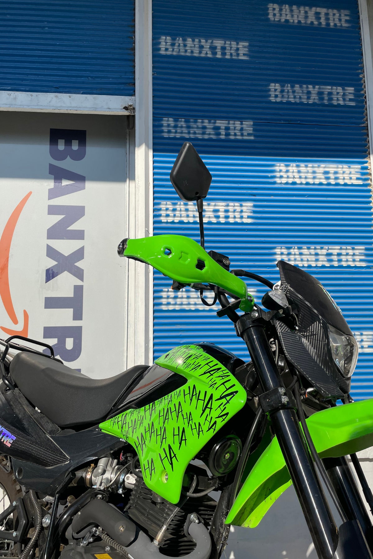Motor-Araba-Kask için Dekoratif Parlak Siyah Hahaha Sticker Etiket 15X30CM (32 Adet Ha Yazısı)