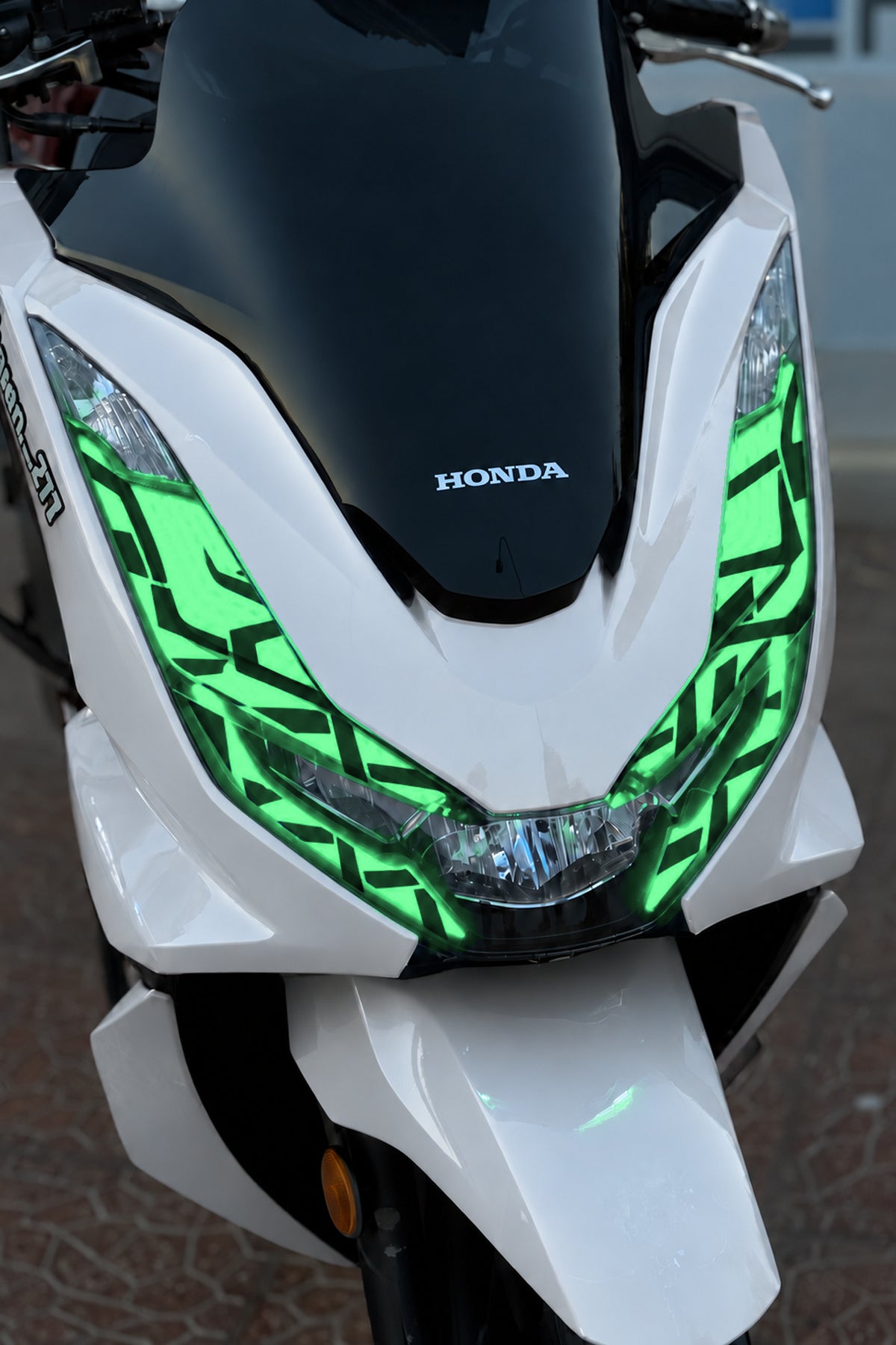 Honda PCX Geniş Kalıp Tribal Dövme Desenli Far Filmi Far Tasarım Sticker (2021-2022-2023-2024 Uyumlu)