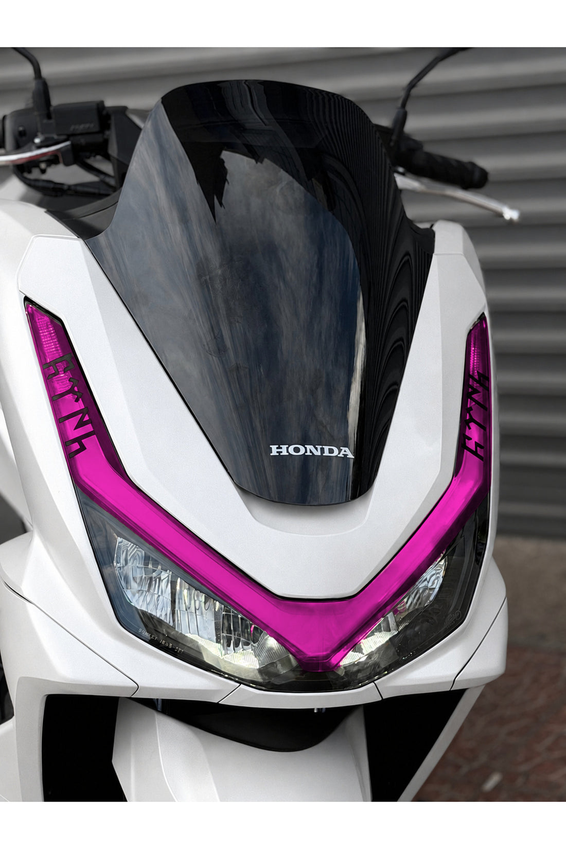 Honda PCX Deluxe için Göktürkçe Türk Yazılı Far Filmi Far Tasarım Film Sticker (2025-2026 Uyumlu)