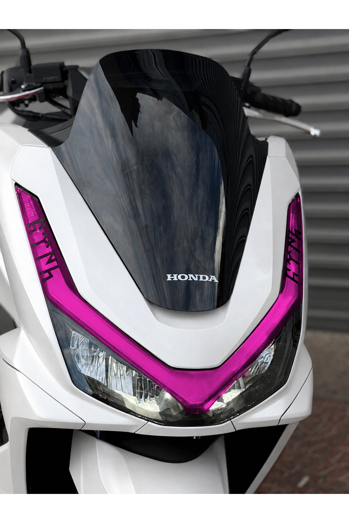 Honda PCX Deluxe için Göktürkçe Türk Yazılı Far Filmi Far Tasarım Film Sticker (2025-2026 Uyumlu)