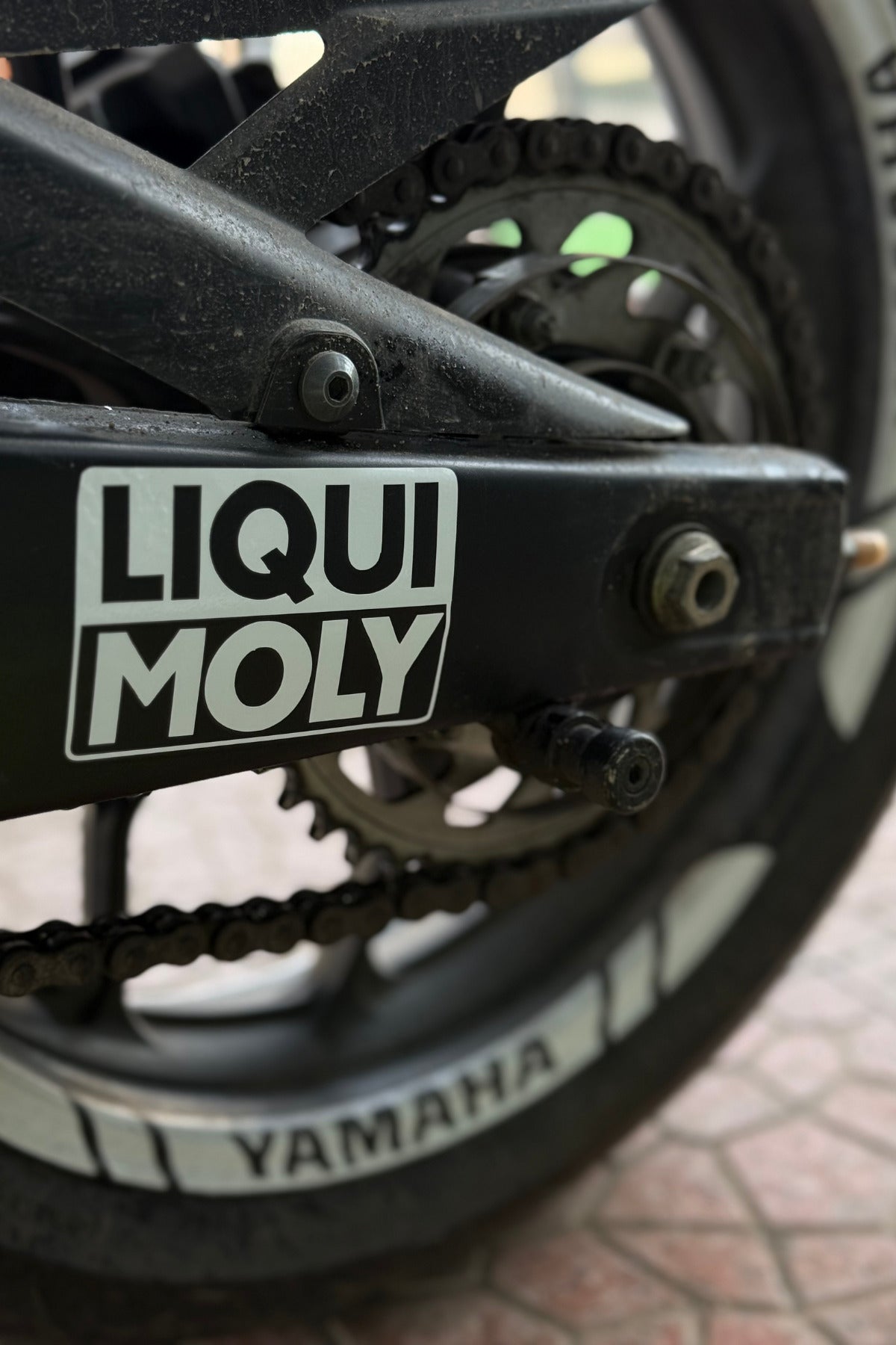 Motor-Araba-Laptop için Beyaz LIQUI MOLY Sticker (10CMX6,5CM)