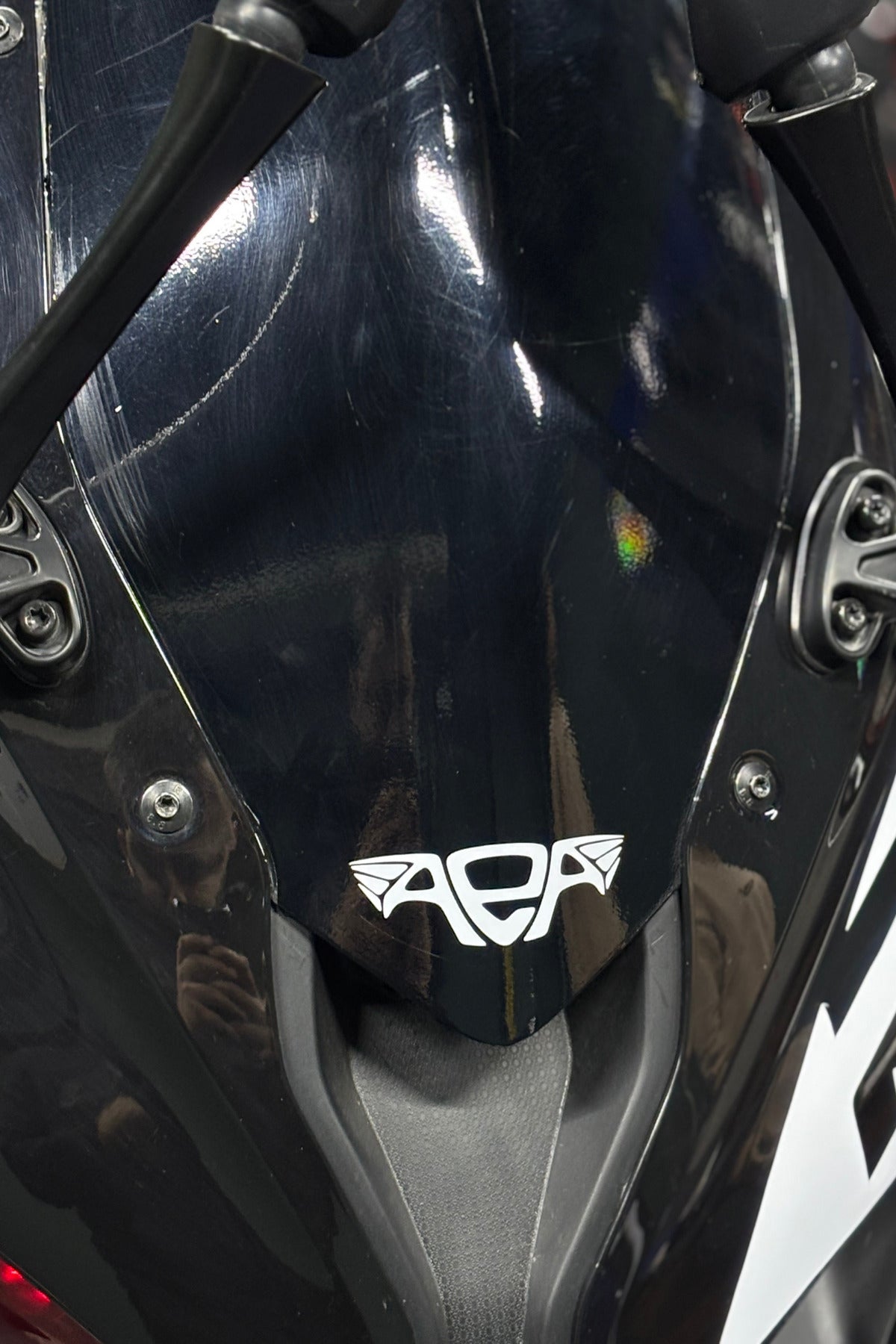 Motosiklet ve Kask için AEA Anısına Beyaz Renk Sticker Etiket
