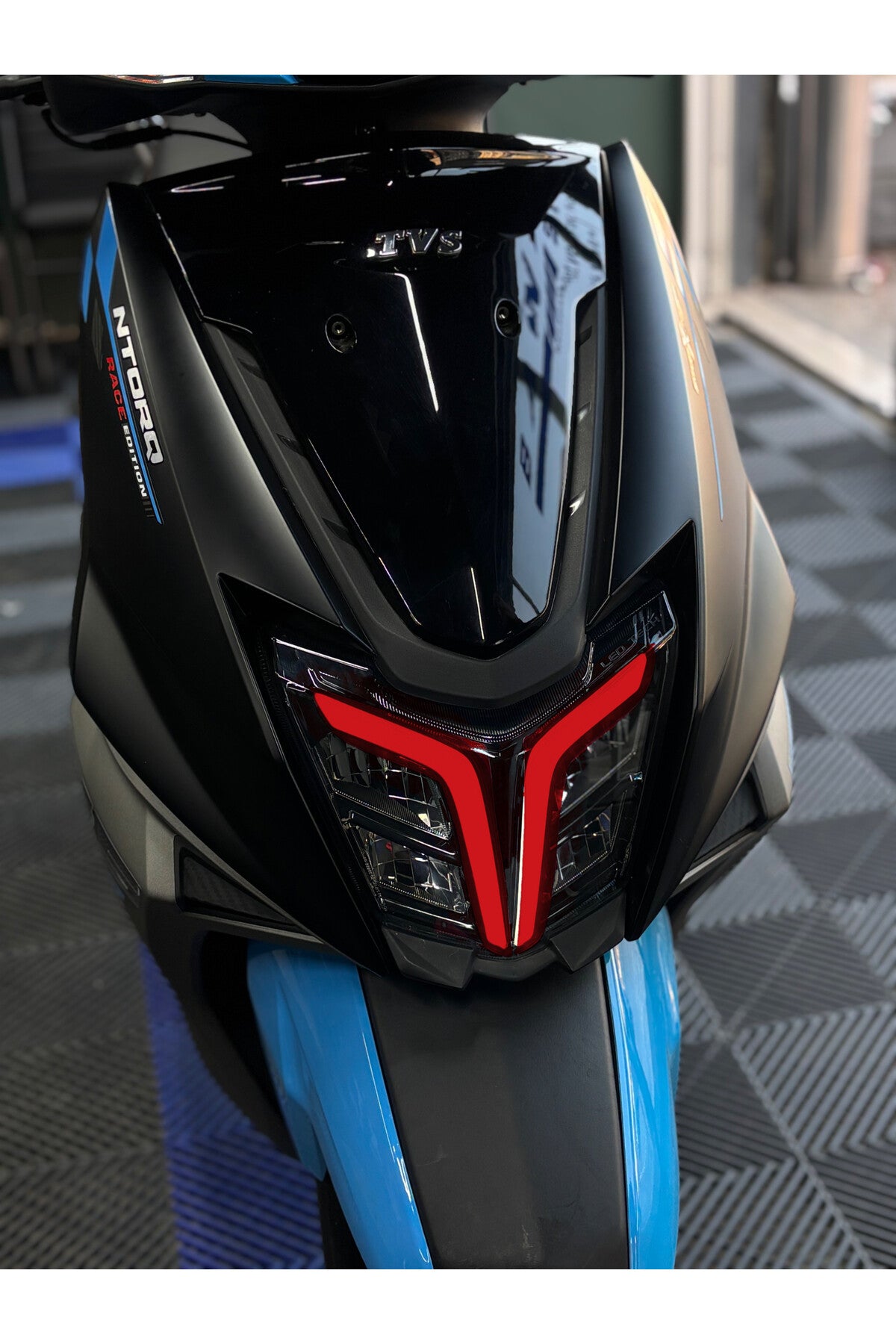 TVS Ntorq 125 için Far Renklendirme Far Tasarım Film Sticker