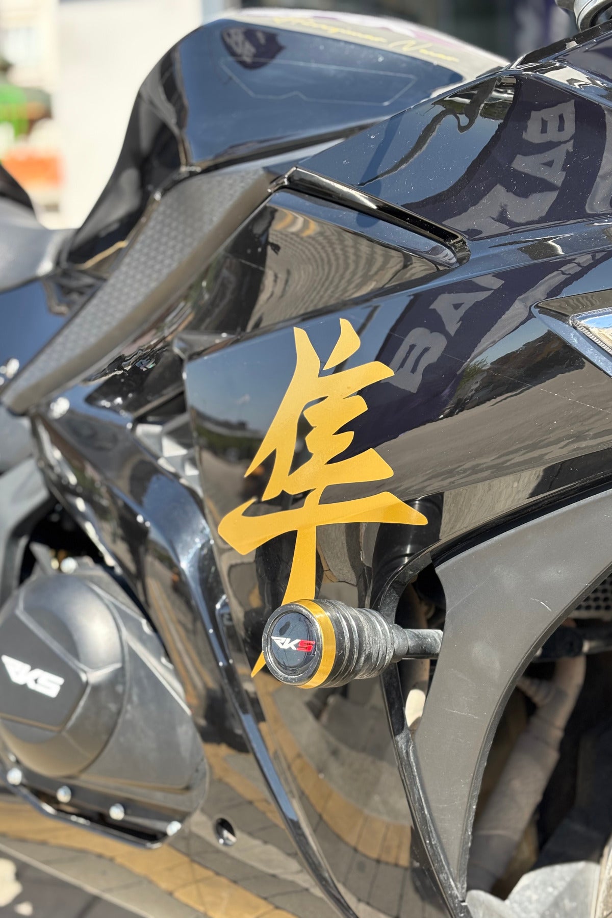 Motosiklet için Mat Gold Renk Büyük Boy Hayabusa Logoları (Sağ ve Sol toplam 2 Adet)(30CM Boy)