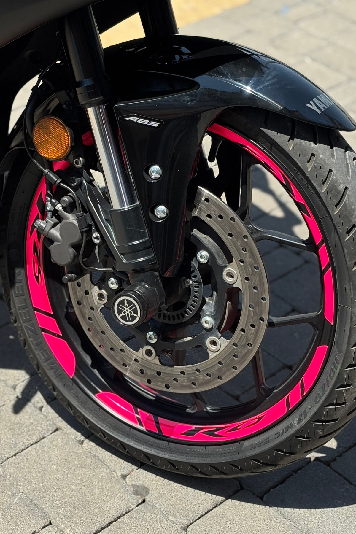 Yamaha R25 için Pembe Renk Jant Şeridi Sticker Etiket (12 Parça )