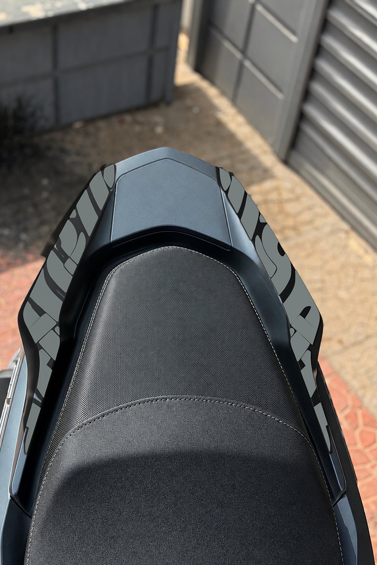 Honda PCX Deluxe için Kuyruk Üstü Tribal Desen Sticker (2025-2026 Uyumlu)