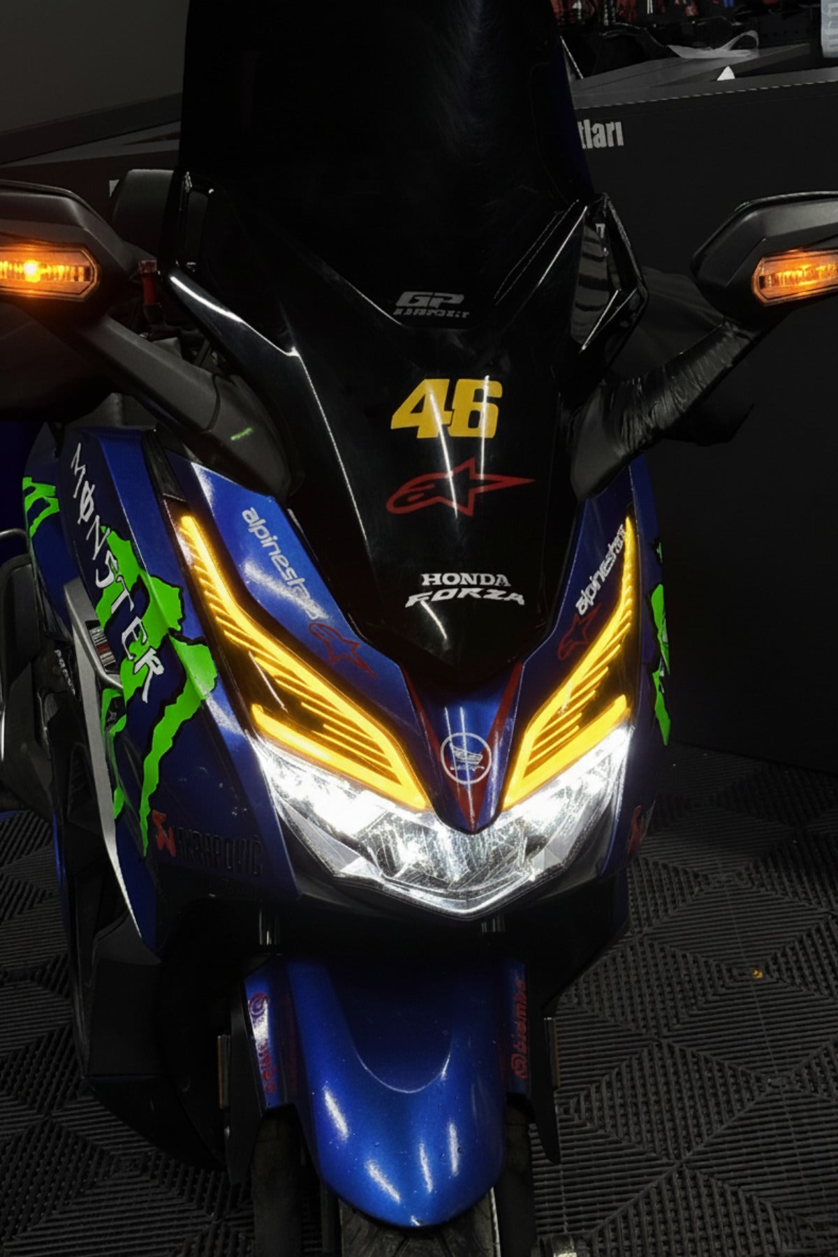 Honda Forza 2018-2022 Yılları için Far Tasarım Far Sticker Etiket