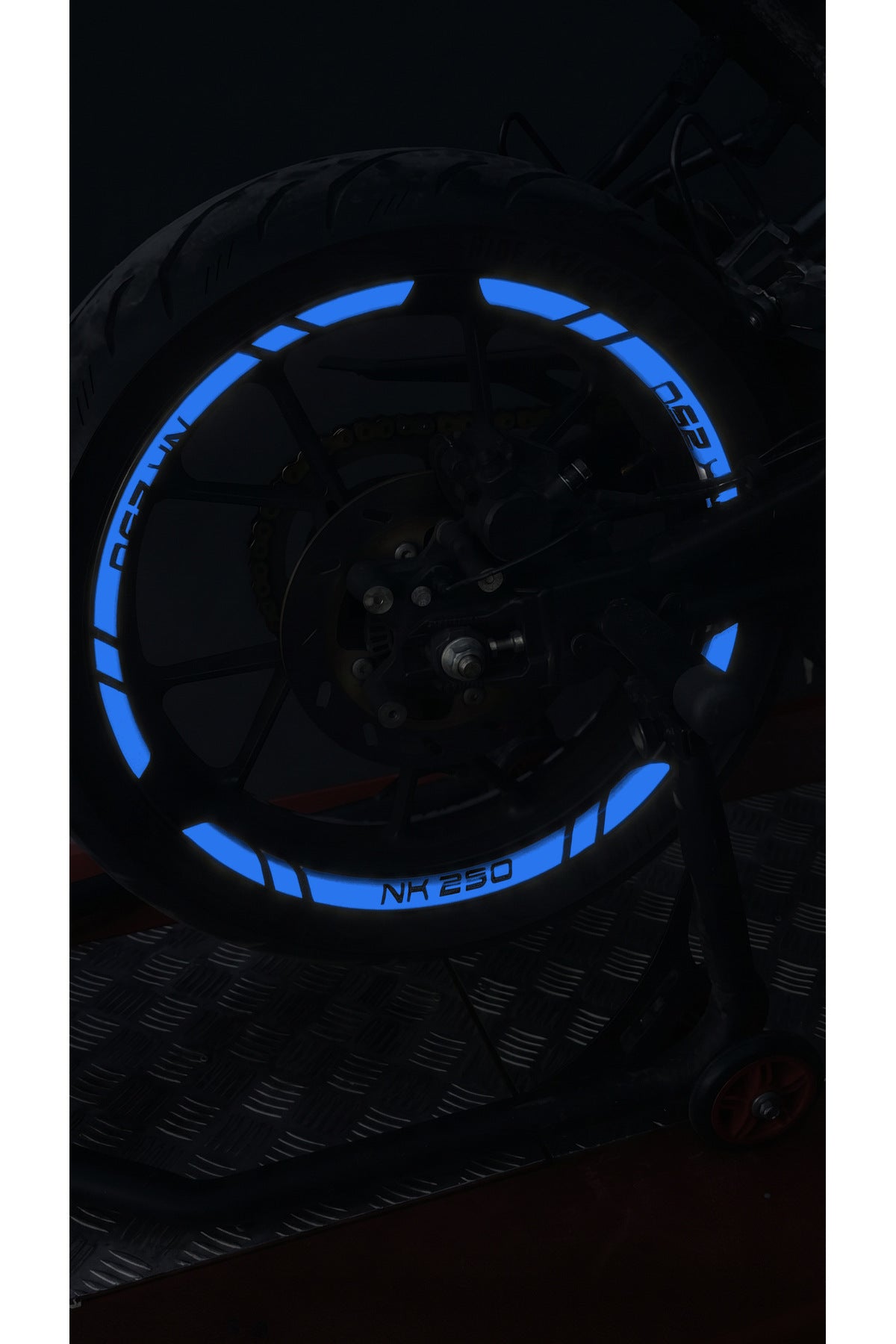CFMOTO NK250 için NK250 Yazılı Reflektörlü 12 Parça Jant Şeridi