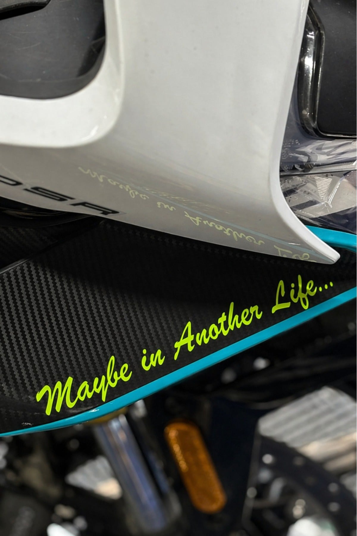 Motosiklet ve Kask için Neon Sarı Renk Maybe in Another Life Sticker (20CM)