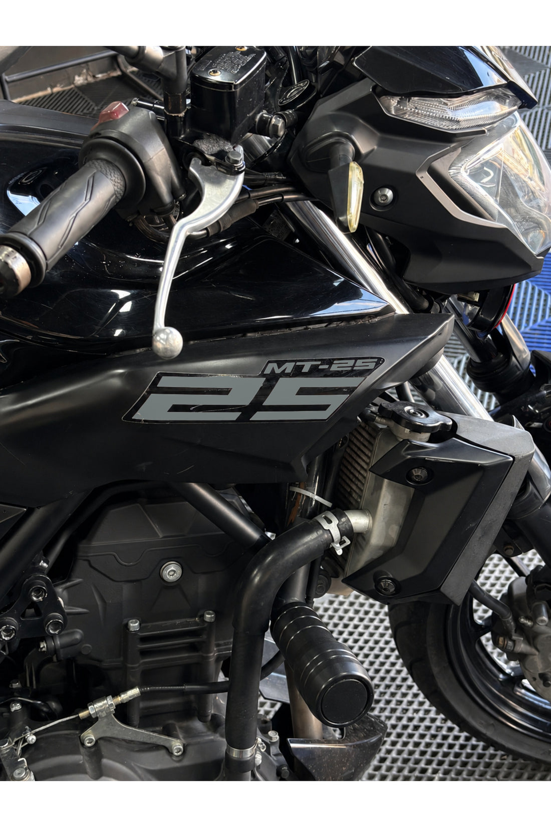 Yamaha MT-25 Eski Kasa için Orijinal Renkli Sticker Seti (Sağ ve Sol )