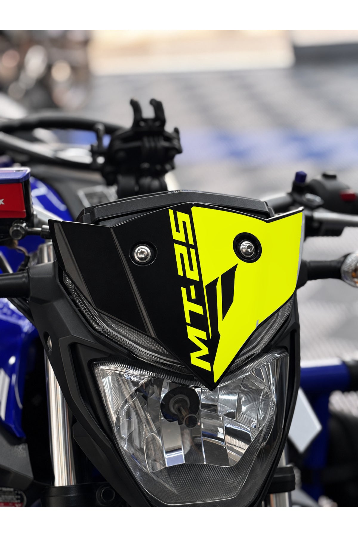 Yamaha MT-25 Eski Kasa için Yazılı-MT Logolu Kafa Detay Sticker