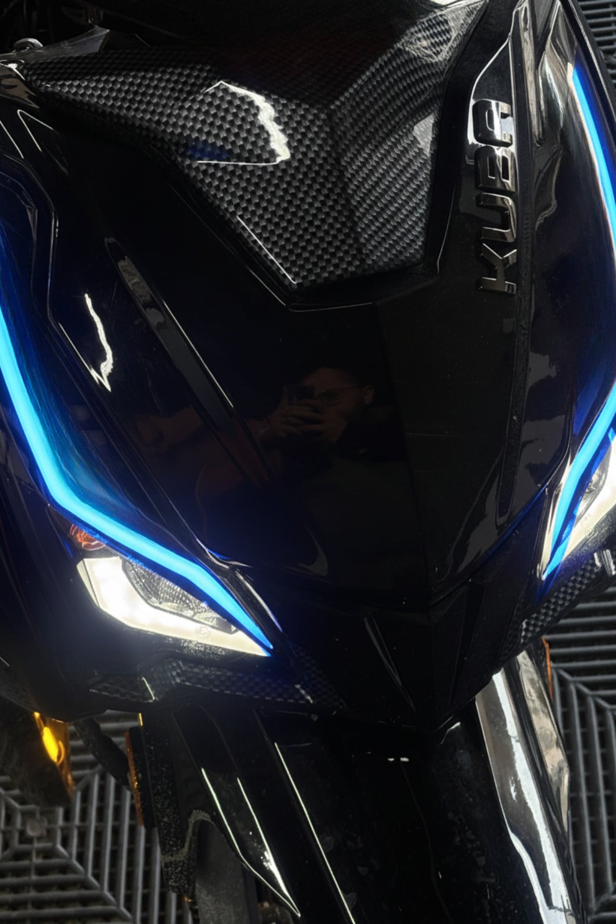 Kuba Crystal 50CC Motosiklet için Far Tasarım Gündüz Ledi için Far Sticker Etiket(Sağ ve Sol)