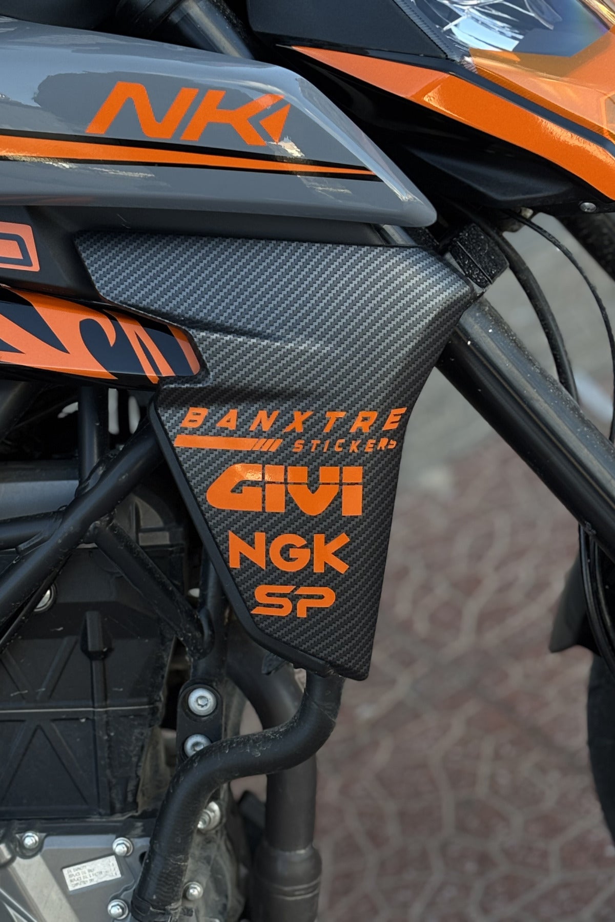 CFMOTO NK250 için Tribal Detaylı Komple Jant ve Grenajlar için Sticker Seti