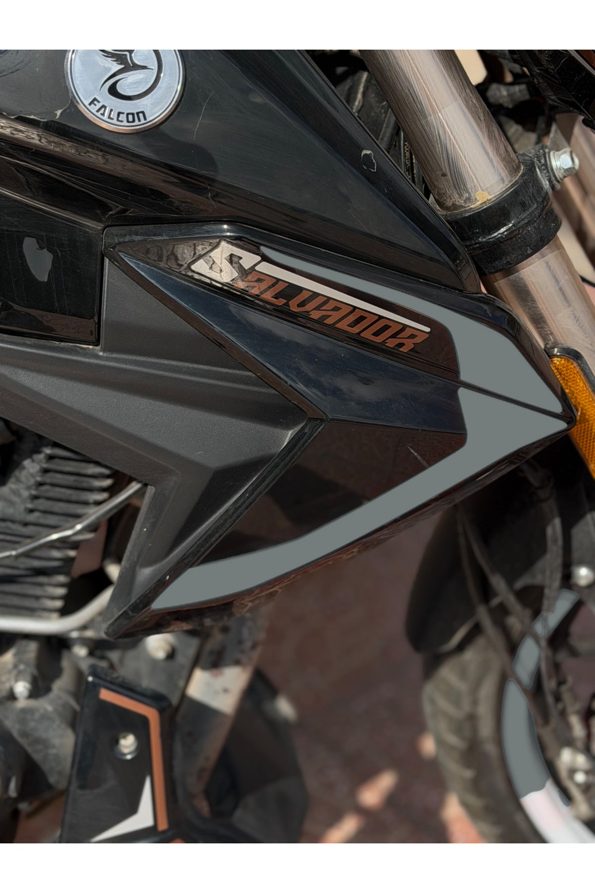 Falcon Salvador S188 Motosiklet için Ön Yan Panel Orijinal Renk Değişim Stickerları ( 4 Parça)