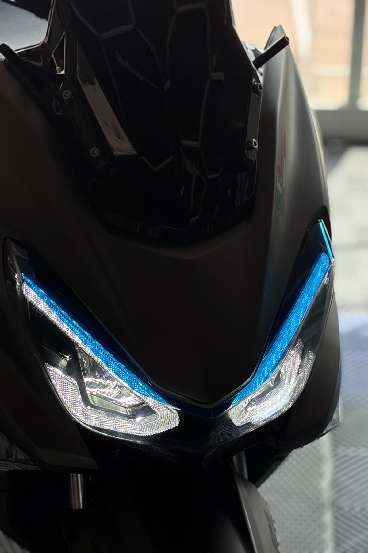 Kuba Newlight 125 için Far Renklendirme Far Tasarım Film Etiket Sticker (2 Parçadan Oluşur)