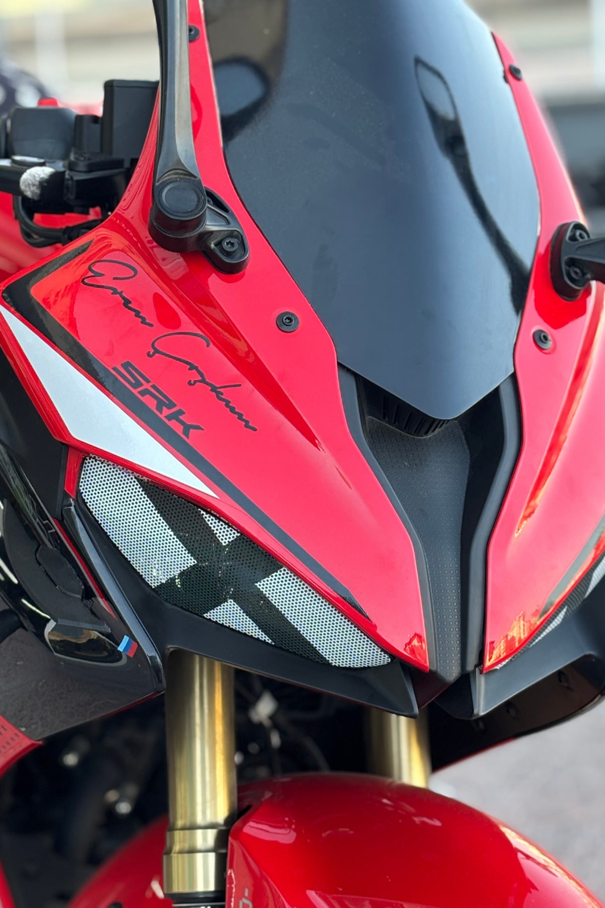 RKS SRK125 için Far Üstü Sticker Delikli Aydınlatma Engellemez (Sağ ve Sol)