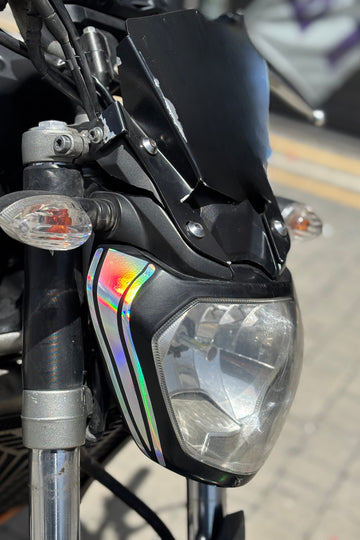 Yamaha MT-07 için Hologramlı Far Kaşı Sticker Etiket (2 Adet)