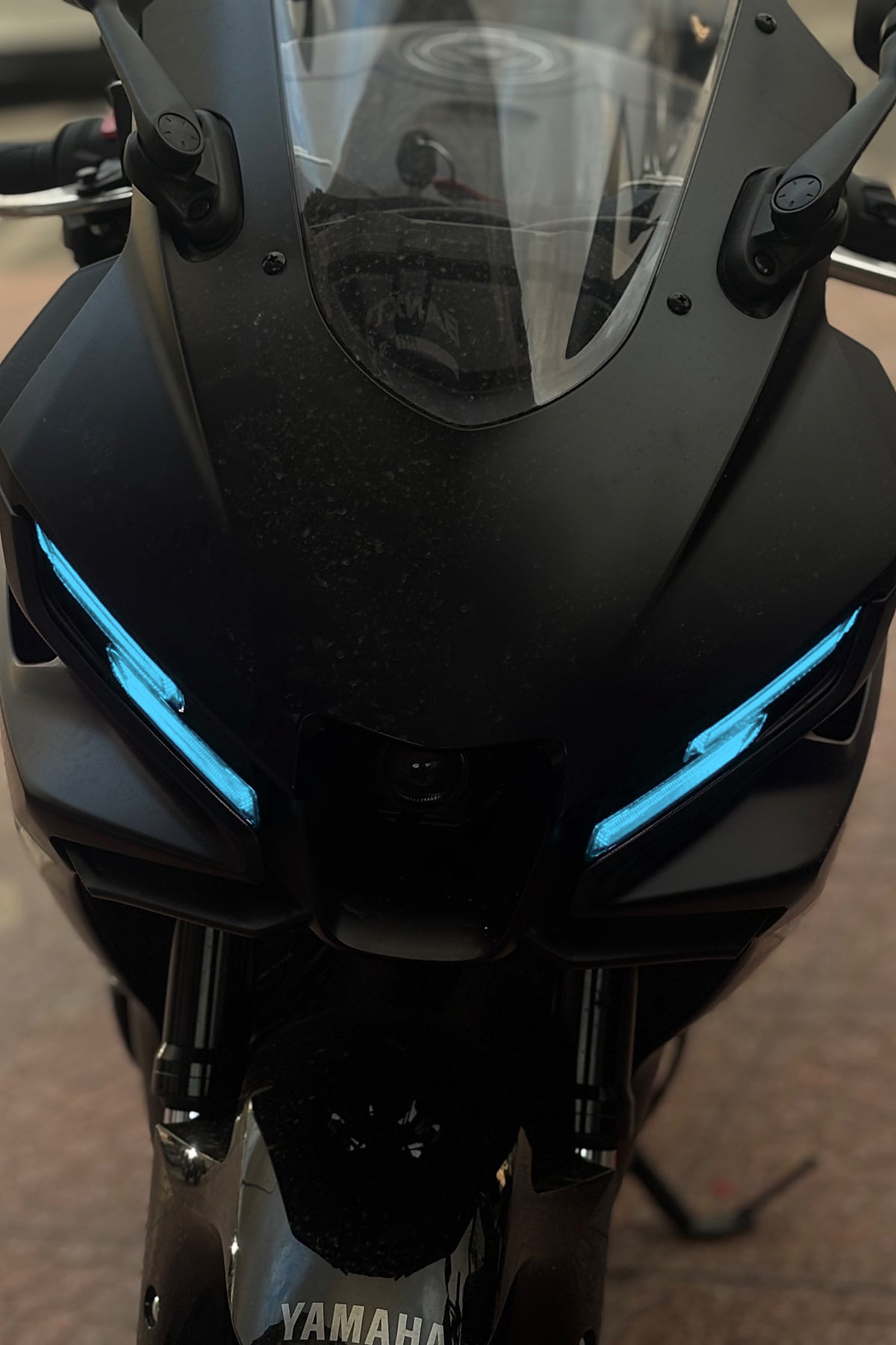 Yamaha R25 Yeni Kasa 2025-2026 Yılları Uyumlu Far Renklendirme Filmi Far Sticker