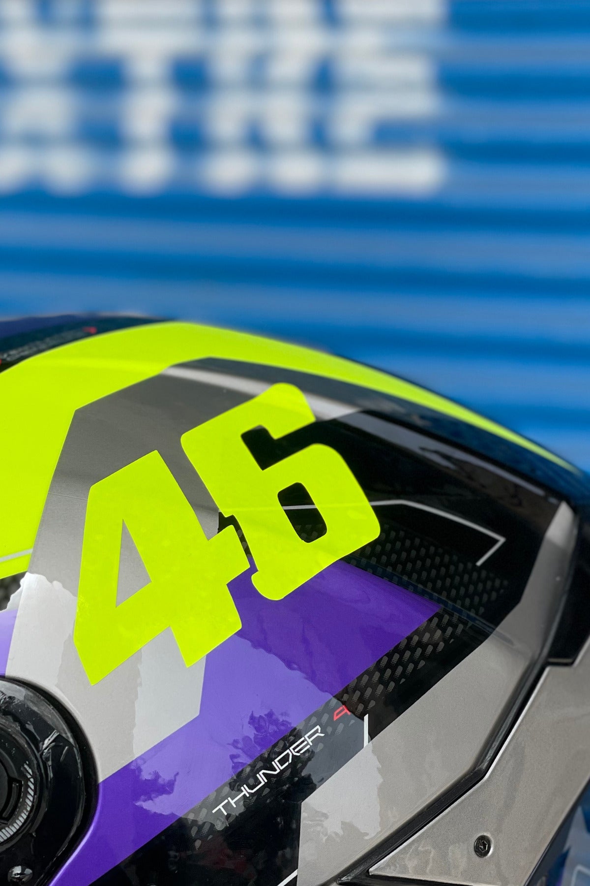 Motor için Dekoratif 46 Logo Neon Sarı Motor-Araba-Kask için Etiket (1 Adet)