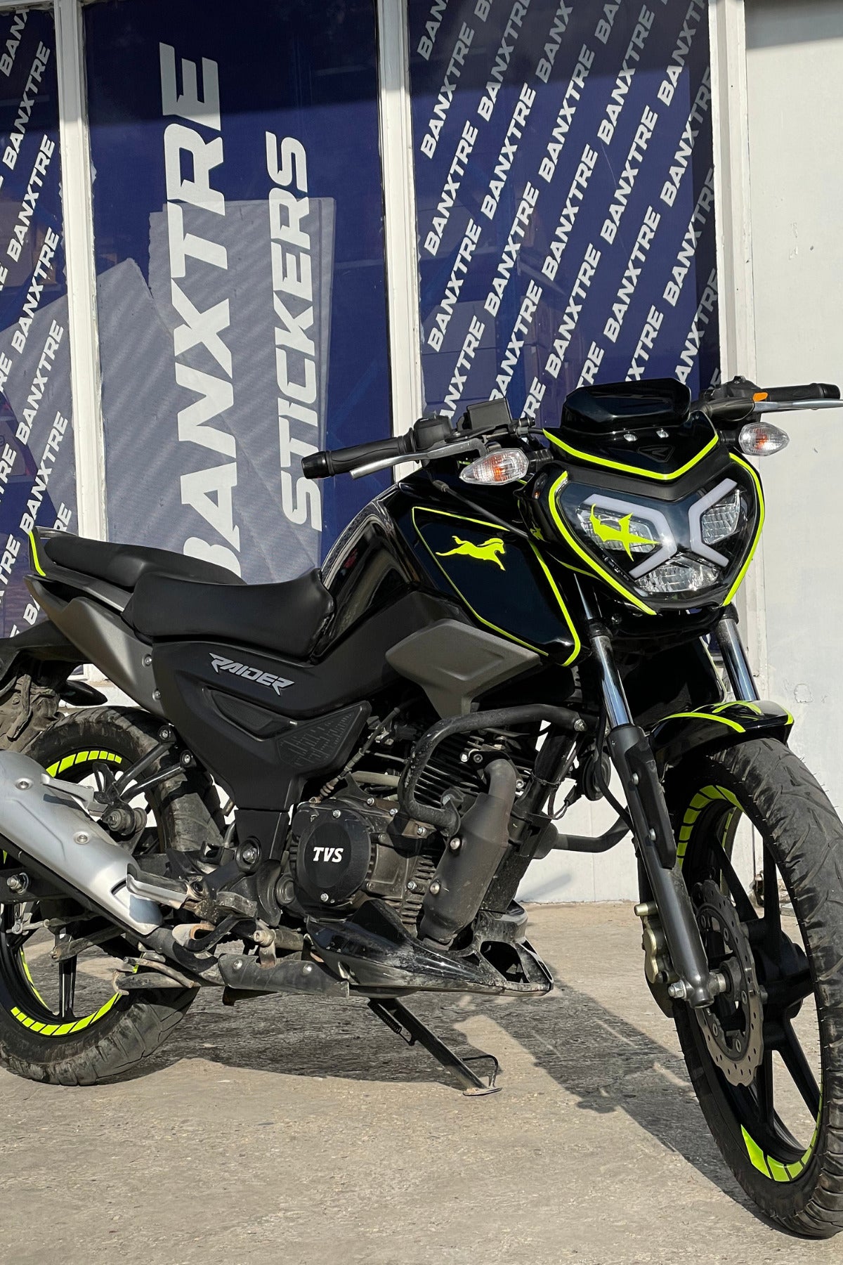 TVS Raider 125 için Neon Sarı Komple Sticker Etiket Seti (17 Parça )