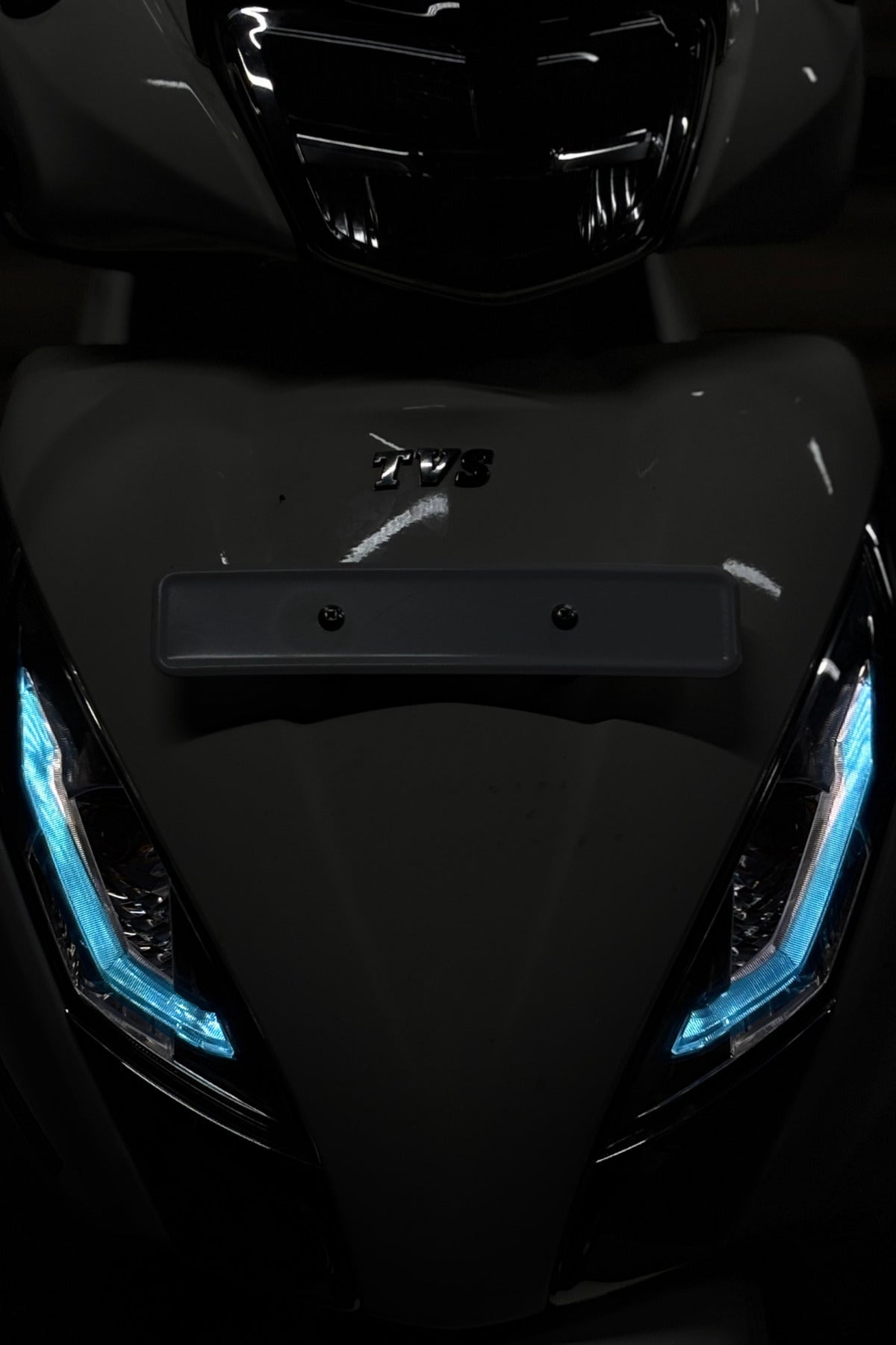 TVS Jupiter 125 için Gündüz Ledlerine Uyumlu Far Tasarım Sticker Seti (Sağ ve Sol)