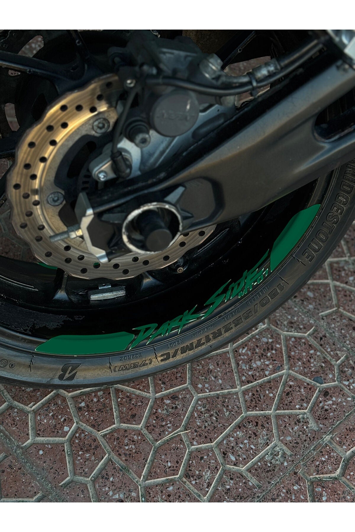 Yamaha MT-07 için Dark Side MT-07 Jant Şeridi Sticker Seti (8 Parça) (Ön-Arka Yeterli)