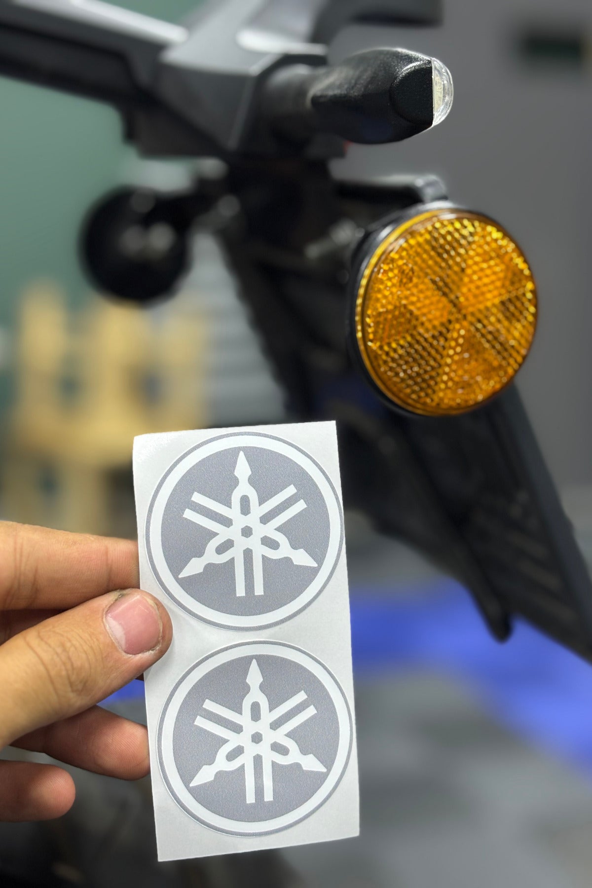 Yamaha Motosiklet Grubu Kedigözü Reflektörü için 5CMx5CM Sticker Etiket (2 Adet)