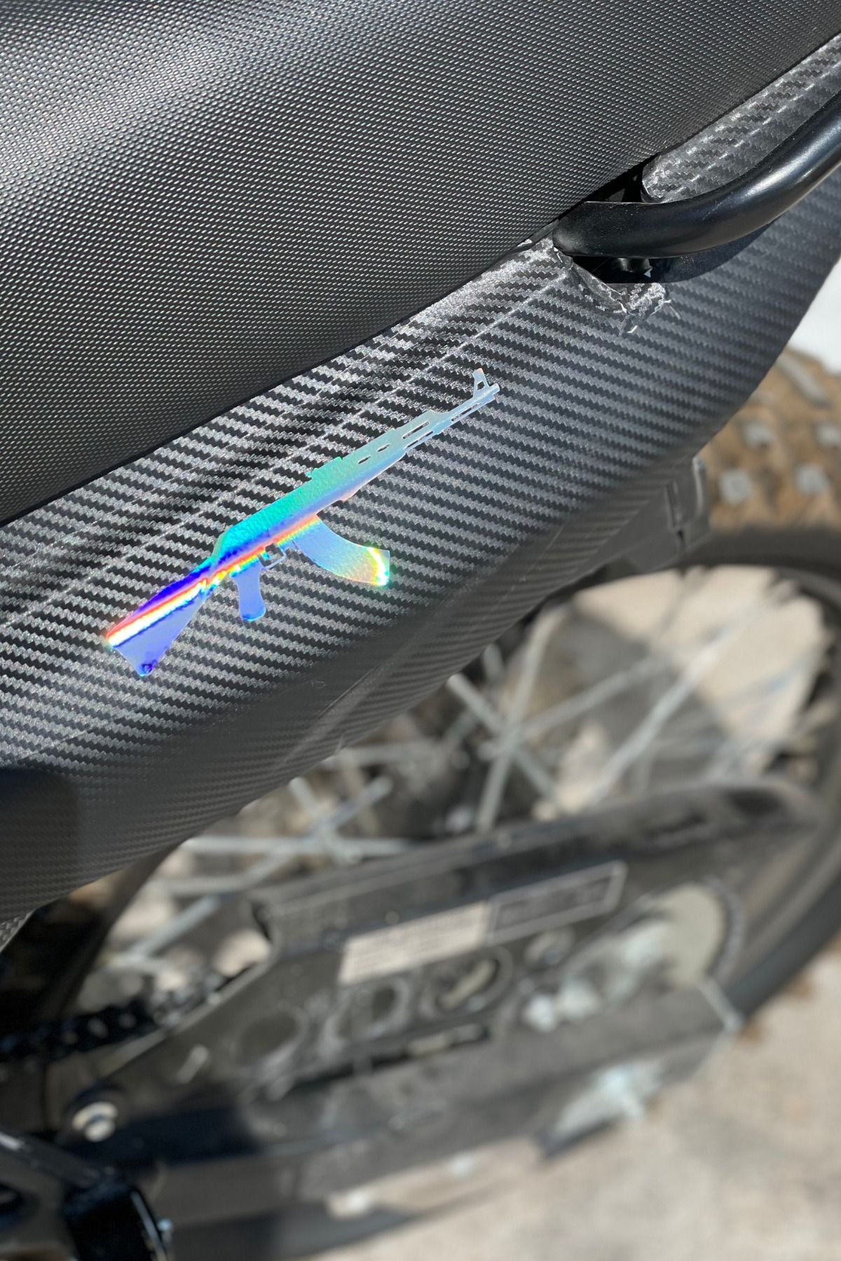 Motor-Araba-Kask Uyumlu Hologramlı Renk Değiştiren Kalaşnikov Ak-47 Keleş Sticker Etiket 14CMx4CM