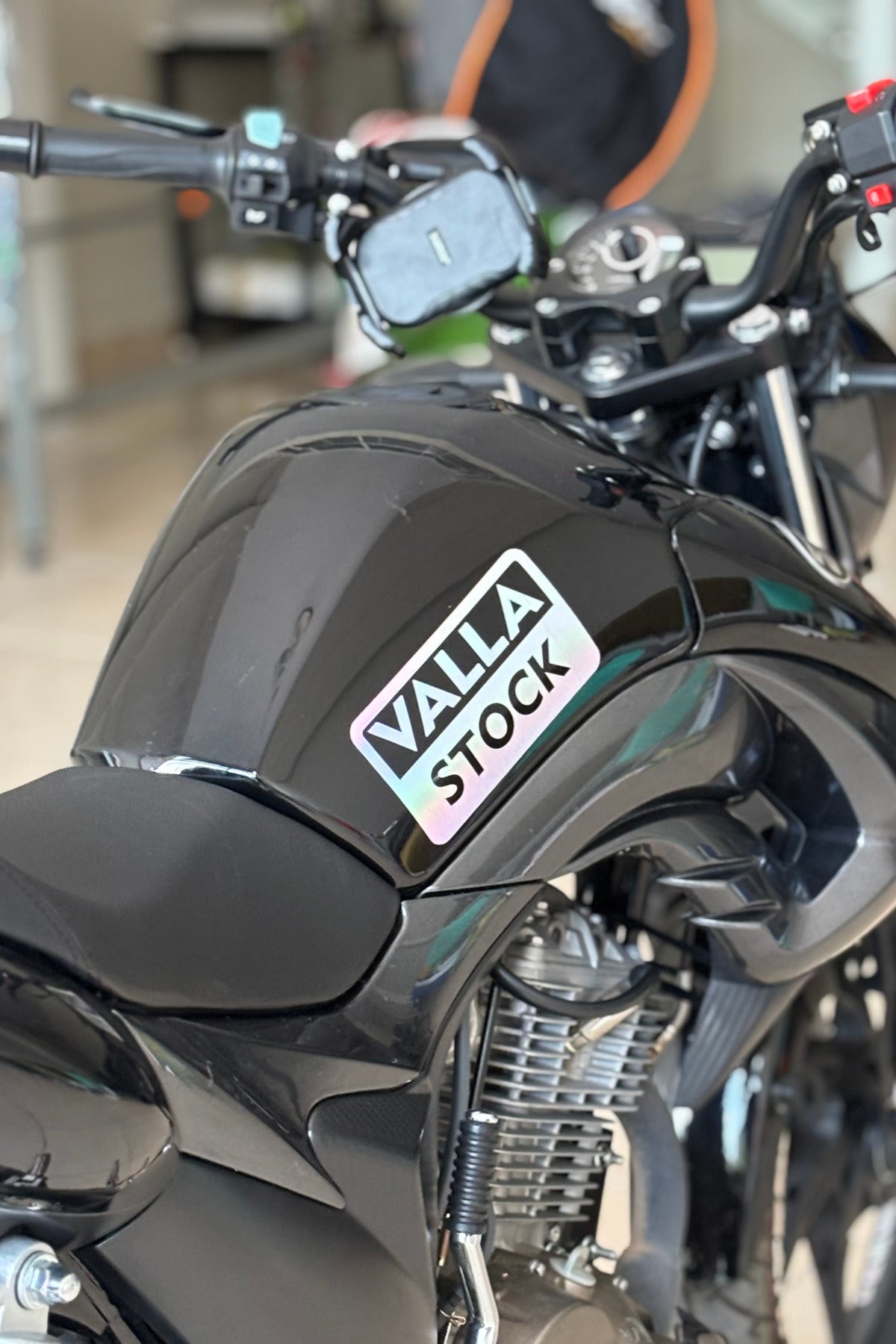 Motor ve Kask için Hologramlı Valla Stock Sticker Etiket (1 Adet)