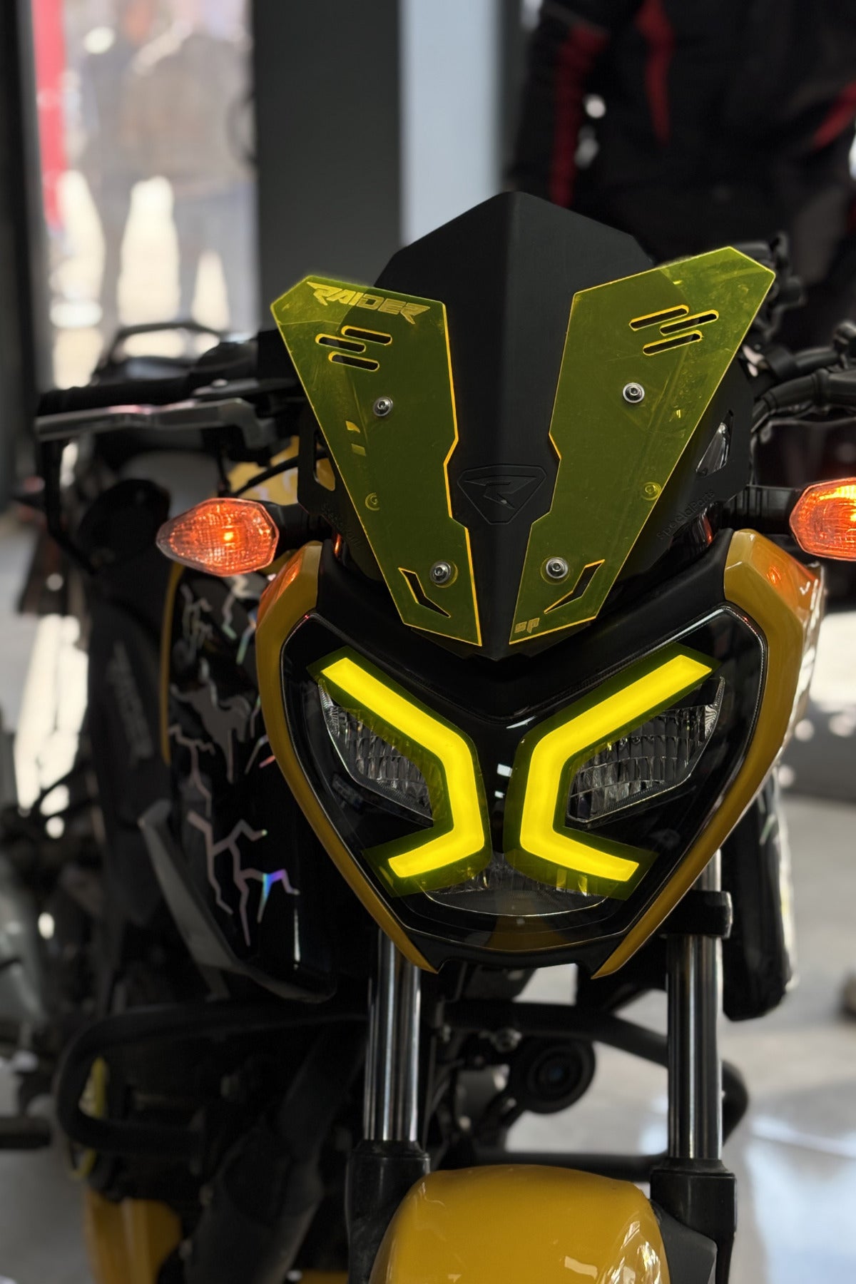TVS Raider Gündüz Farı için Renkli Far Filmi Sticker