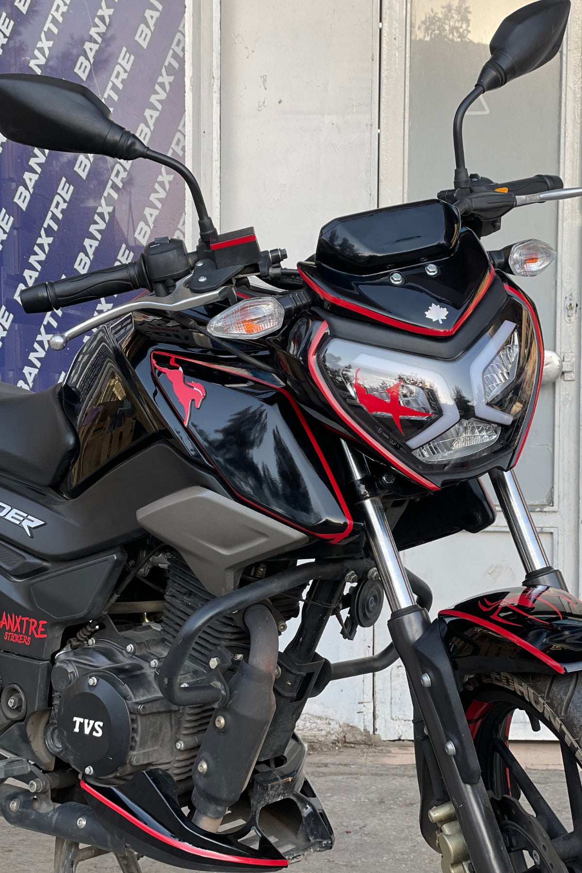 TVS Raider 125 için Parlak Kırmızı 17 Parça Sticker Etiket Seti