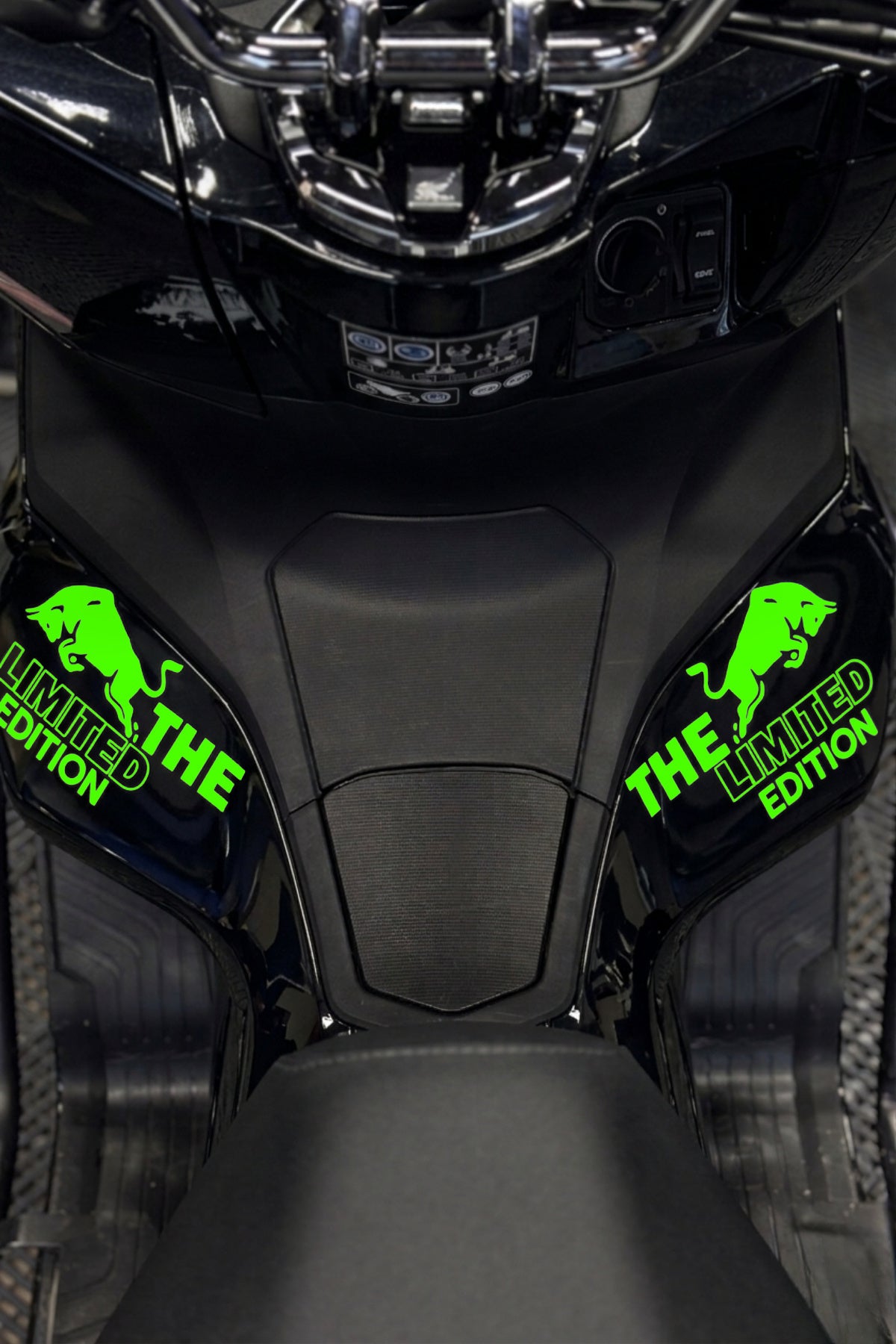 Honda PCX için Boğa Enerji Limited Edition Sticker Etiket (Sağ ve Sol)