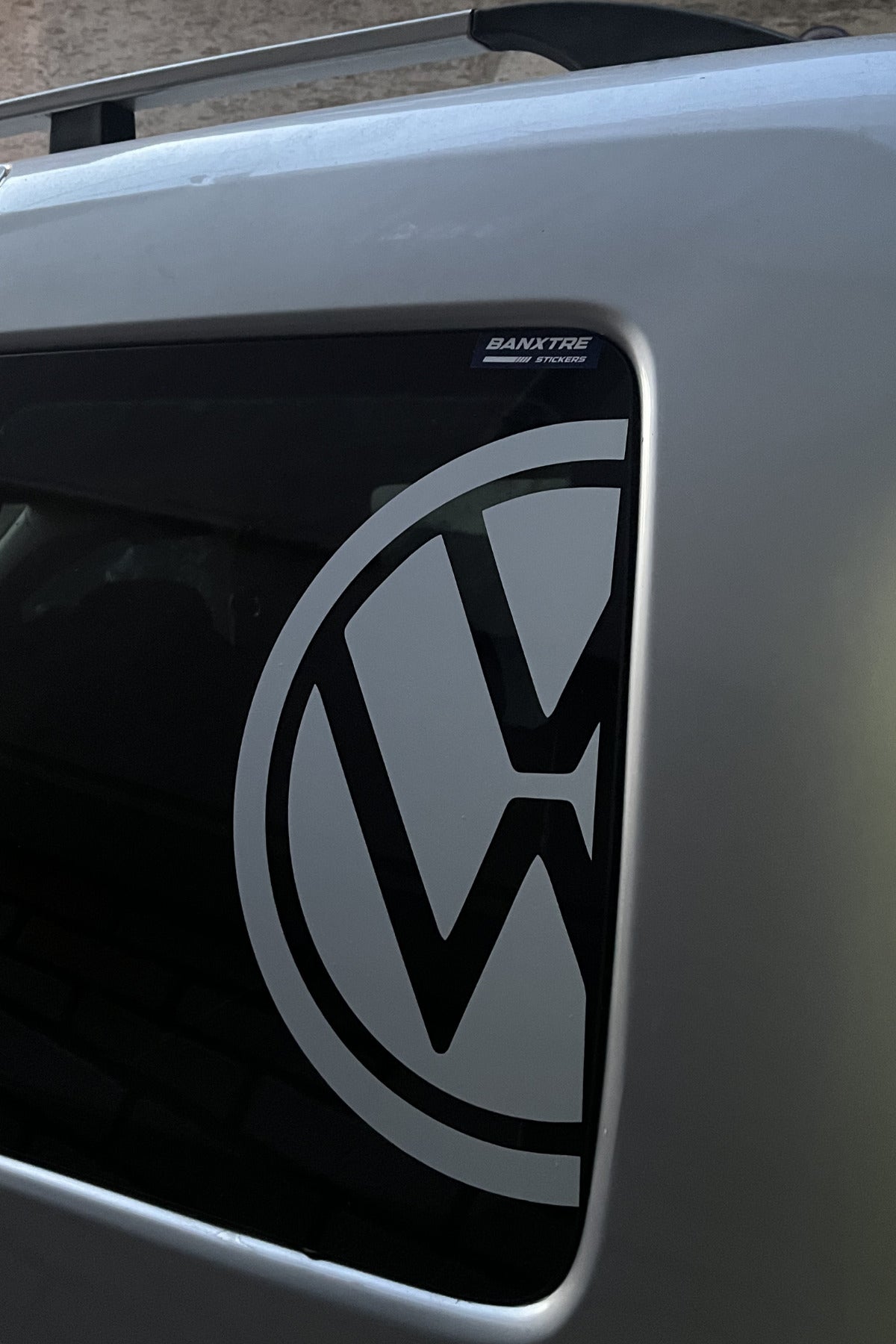 Volkswagen Caddy-Transporter Grubu için Cam Üstü VW Logo Sticker (Sağ ve Sol)