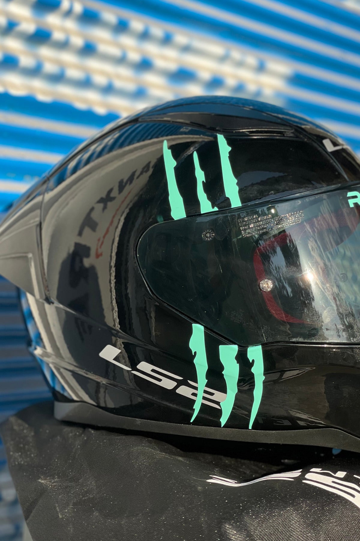 Dekoratif Kask için Orafol Nane Yeşili Renk Pençe Sticker Etiket (1 Adet)