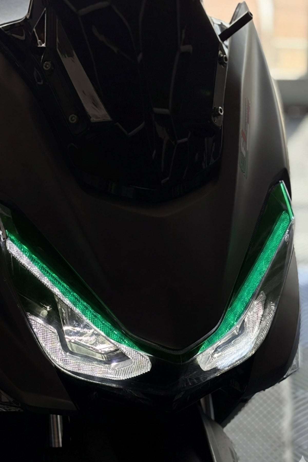 Kuba Newlight 125 için Far Renklendirme Far Tasarım Film Etiket Sticker (2 Parçadan Oluşur)