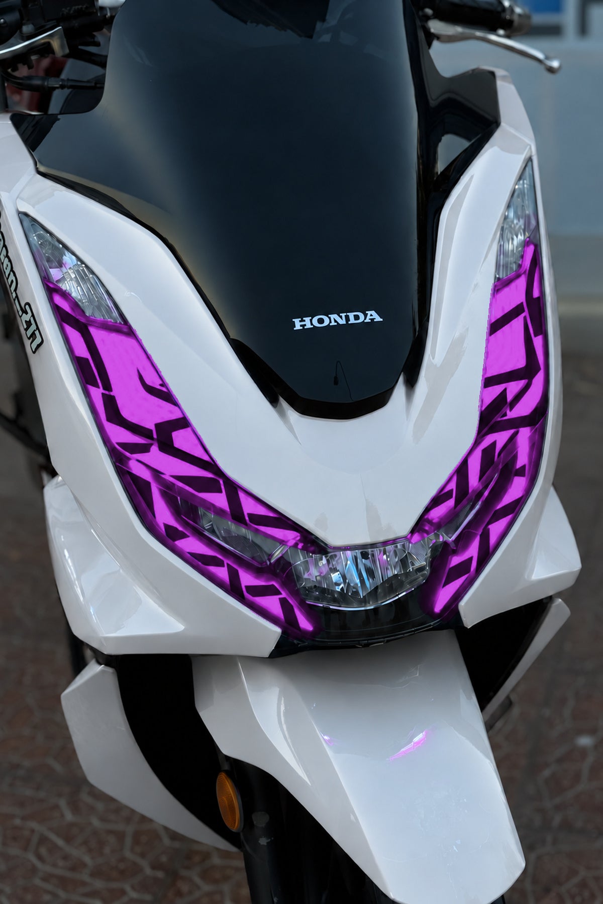 Honda PCX Geniş Kalıp Tribal Dövme Desenli Far Filmi Far Tasarım Sticker (2021-2022-2023-2024 Uyumlu)