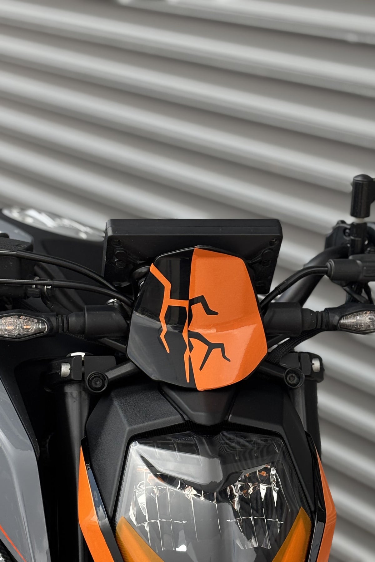 CFMOTO NK250 için Tüm Yıllara Uyumlu Yıldırım Desenli Kafa Sticker Turuncu