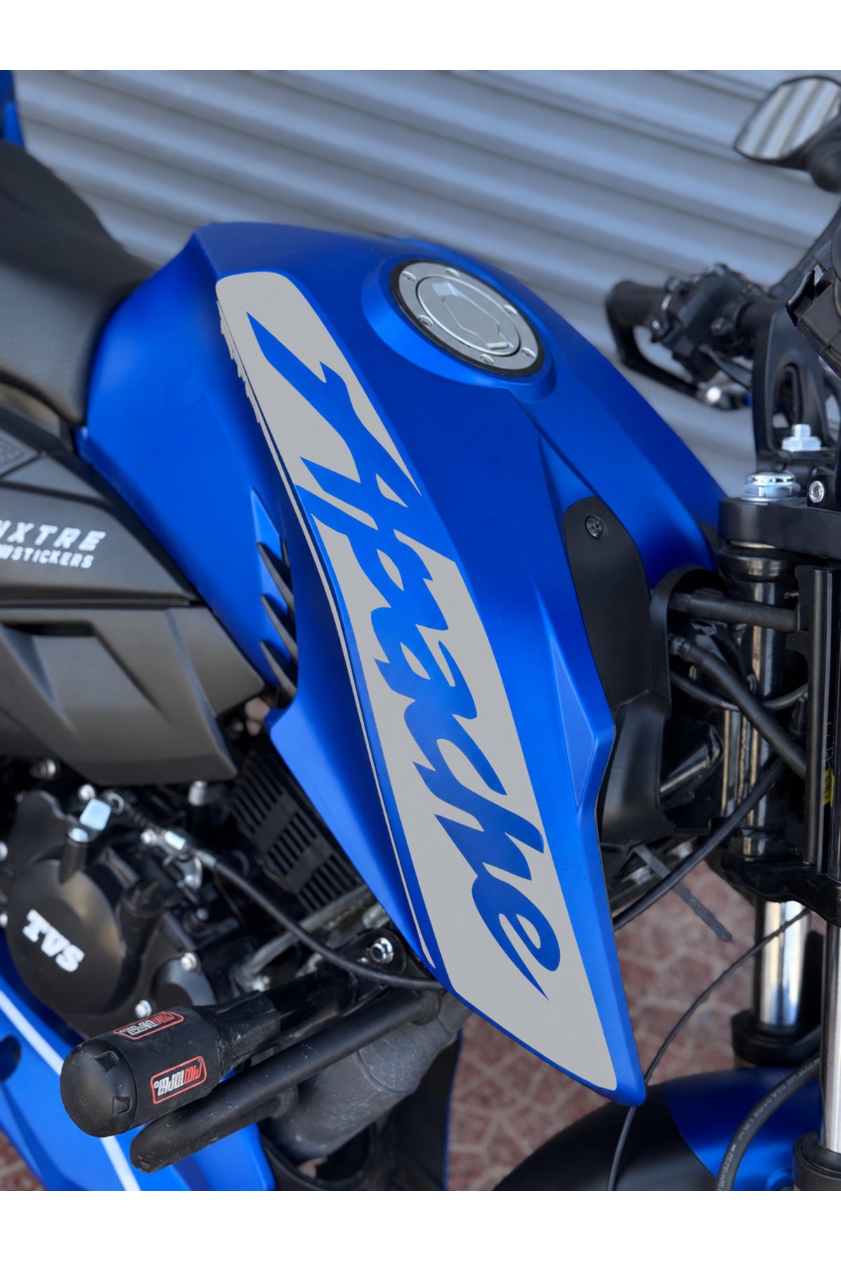 TVS Apache RTR için Yan Grenaj Apache Yazılı Kaplama Sticker Etiket (Sağ ve Sol)