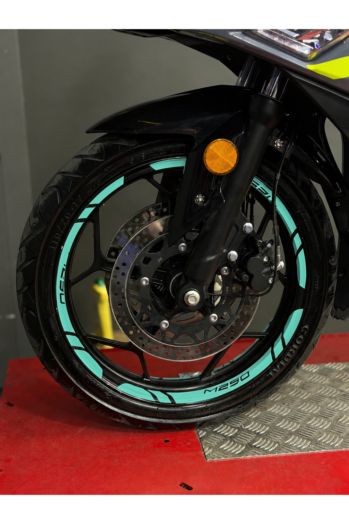 RKS M250 için M250 Yazılı 12 Parça Ön Arka Yeterli Jant Şeridi Sticker Seti
