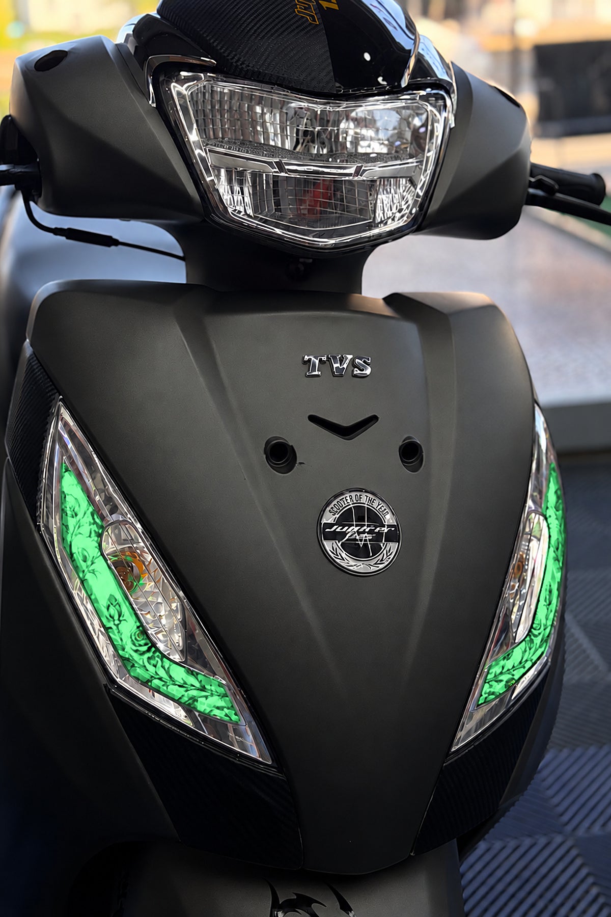 TVS Jupiter 125 için Sarmaşık Desenli Far Filmi Far Tasarım Filmi