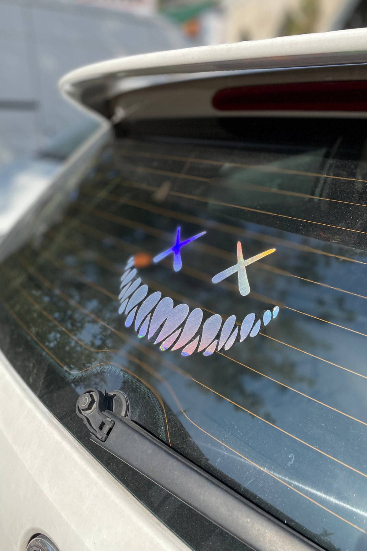 Araba Camı için Hologramlı Renk Değiştiren Gülen Yüz Sticker Etiket (1 Adet)