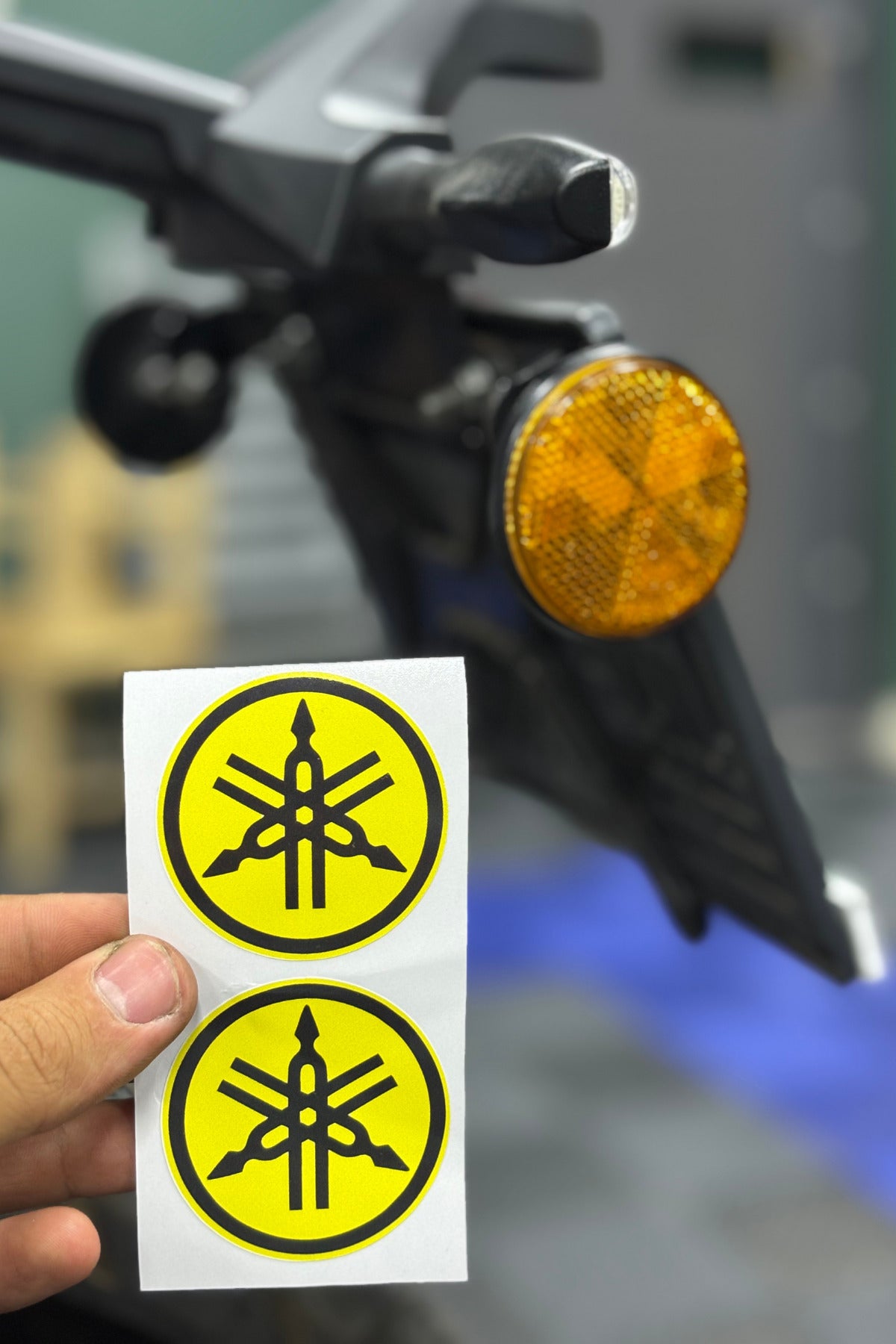 Yamaha Motosiklet Grubu Kedigözü Reflektörü için 5CMx5CM Sticker Etiket (2 Adet)