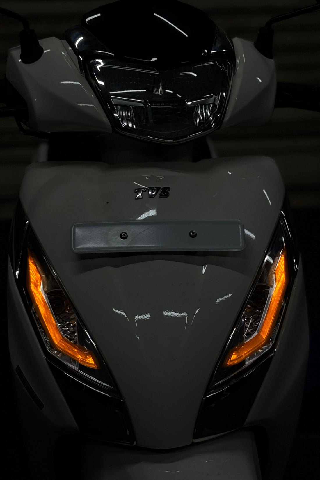 TVS Jupiter 125 için Gündüz Ledlerine Uyumlu Far Tasarım Sticker Seti (Sağ ve Sol)