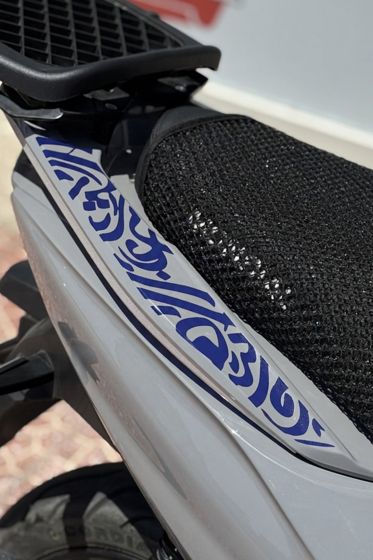 Mondial Strada Scooter için Arka Kuyruk Tribal Desen Sticker Etiket (1 Adet)