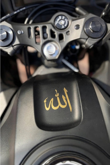 Motosiklet Ön Depo önü ve Grenajlara Uyumlu Arapça Mat Gold Allah Yazı Sticker Etiket (5CM)